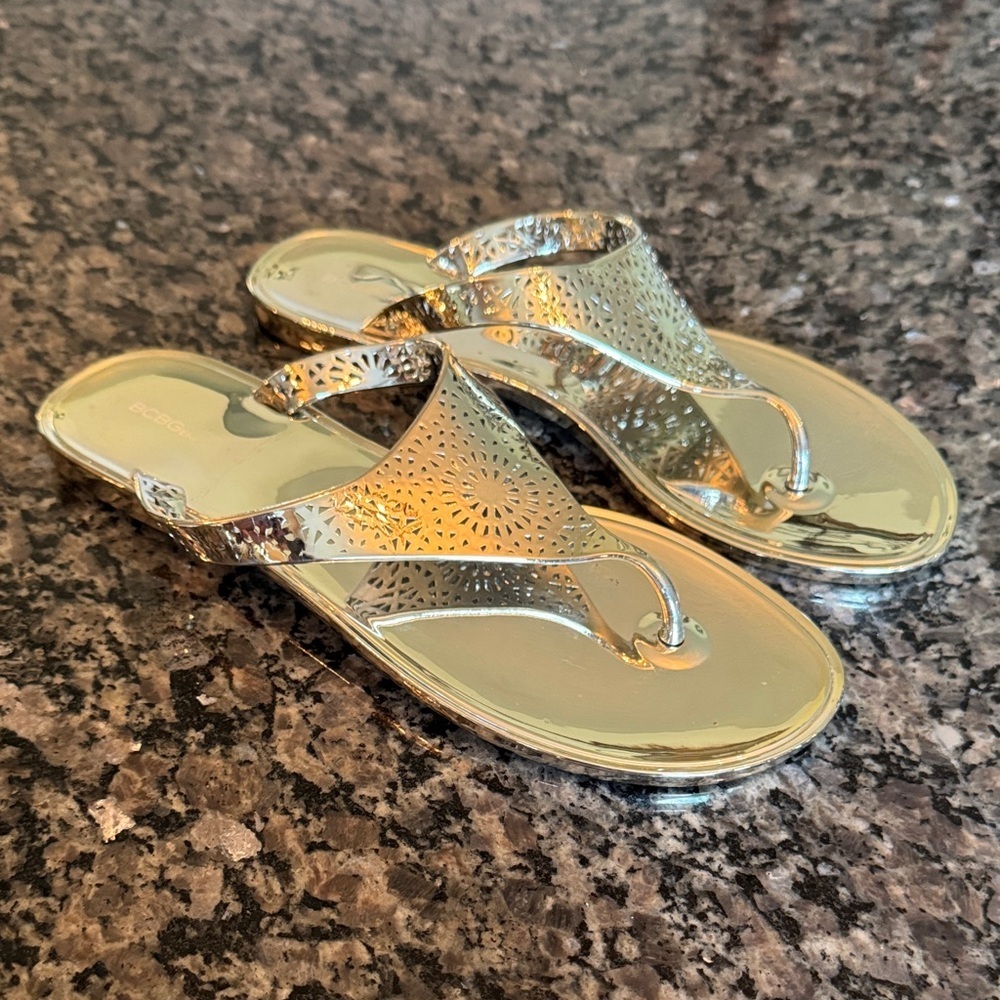 BCBGeneration Gold Cutout Sandals EUC 7